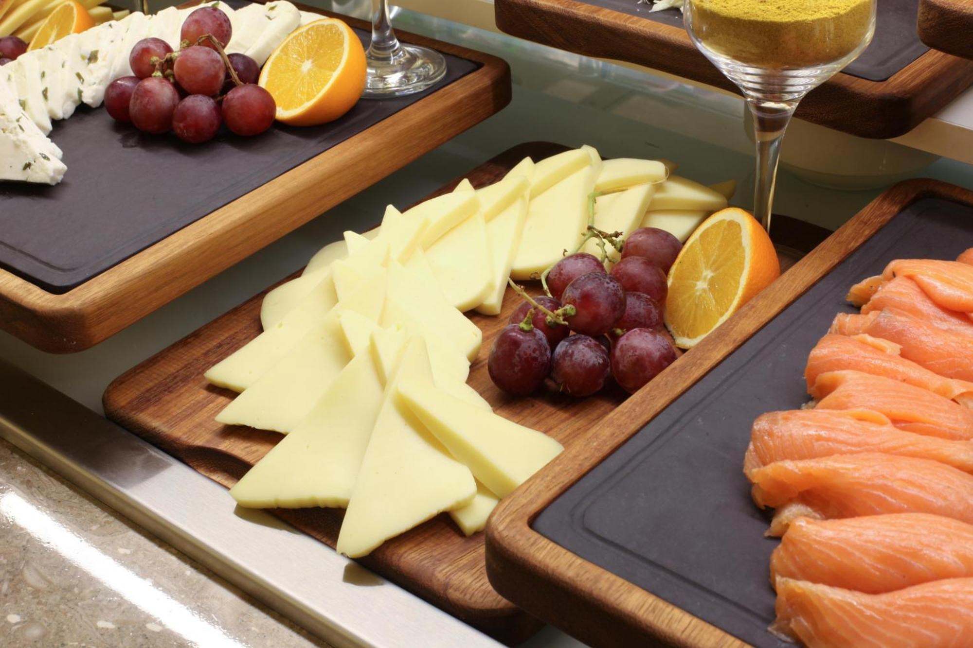 Bentley Hotel Bosphorus - Special Class Стамбул Экстерьер фото A cheese platter