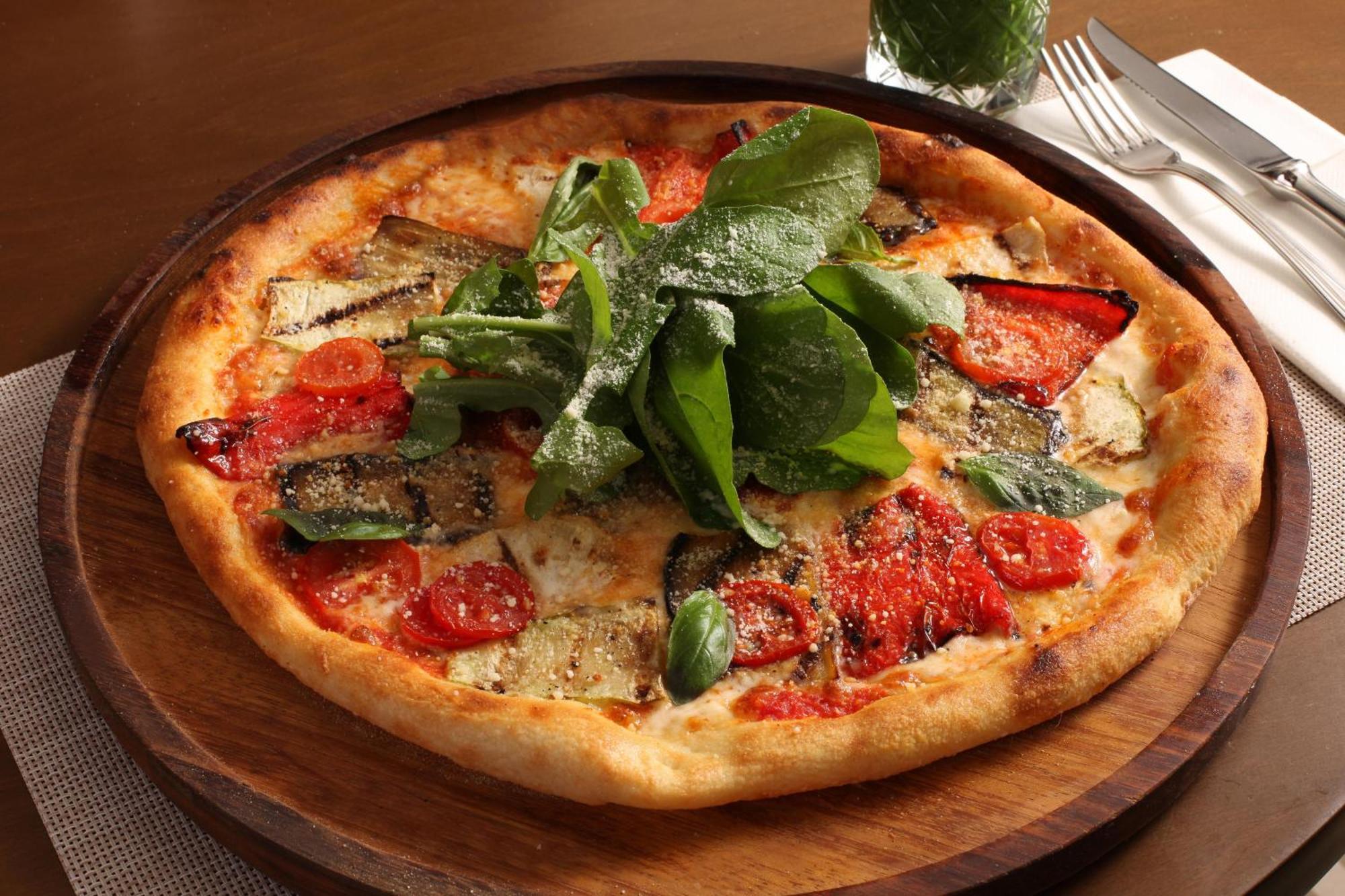 Bentley Hotel Bosphorus - Special Class Стамбул Экстерьер фото Pizza with spinach