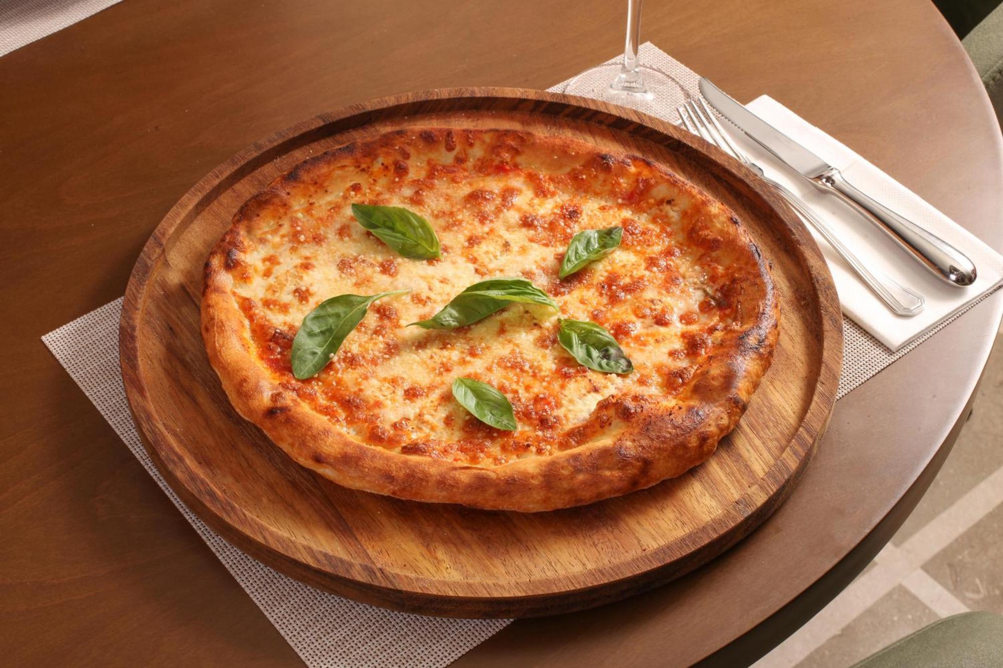 Bentley Hotel Bosphorus - Special Class Стамбул Экстерьер фото A cheese pizza
