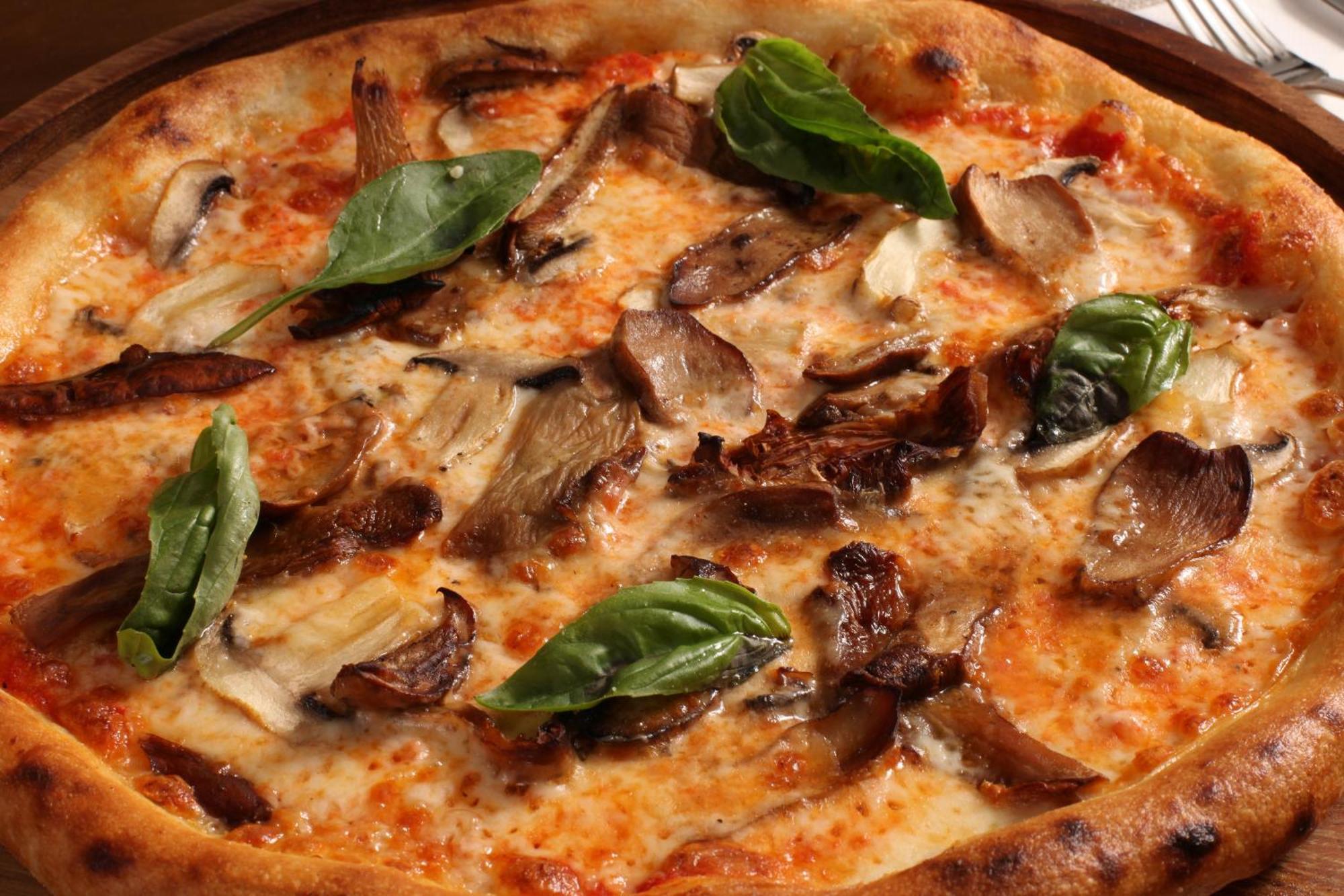 Bentley Hotel Bosphorus - Special Class Стамбул Экстерьер фото Pizza with shiitake mushrooms